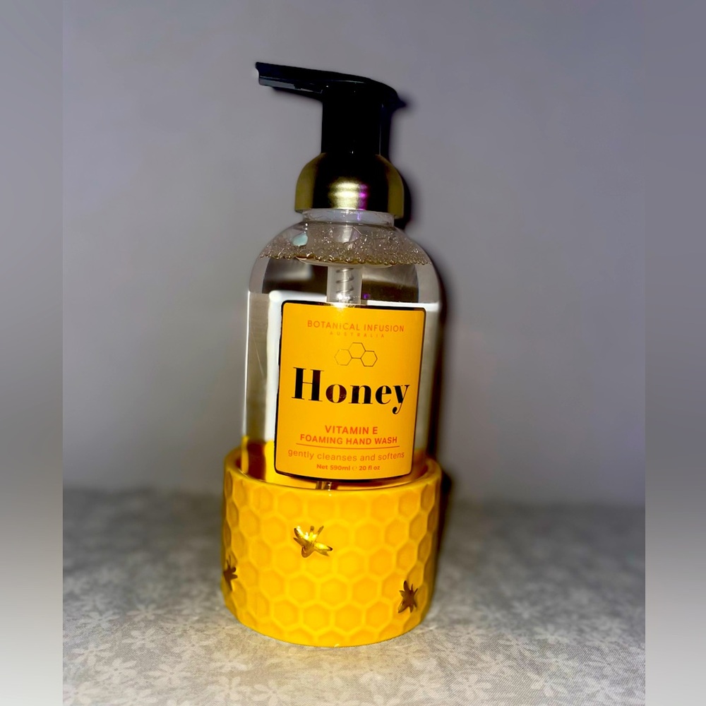 Botanical Infusion Honey Foaming Hand Wash Vitamin E 20 oz Cleanse Soften NEW